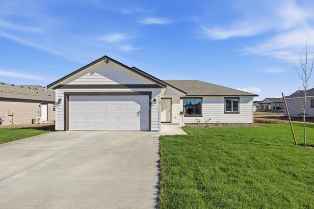 24 W 12th St, Deer Park, WA 99006