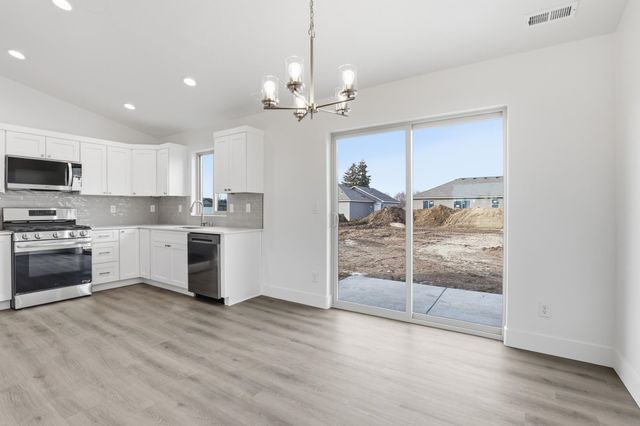 24 W 12th St, Deer Park, WA 99006