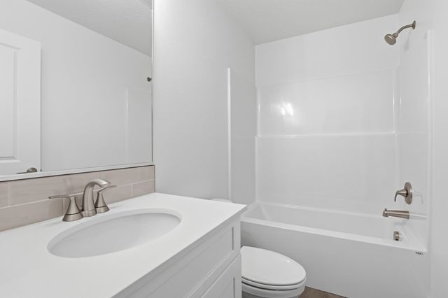 24 W 12th St, Deer Park, WA 99006