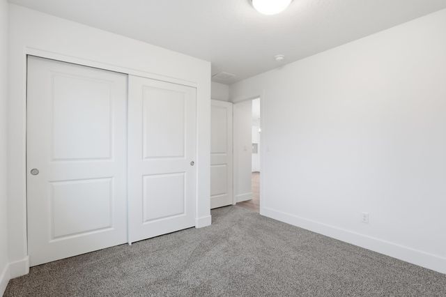 24 W 12th St, Deer Park, WA 99006