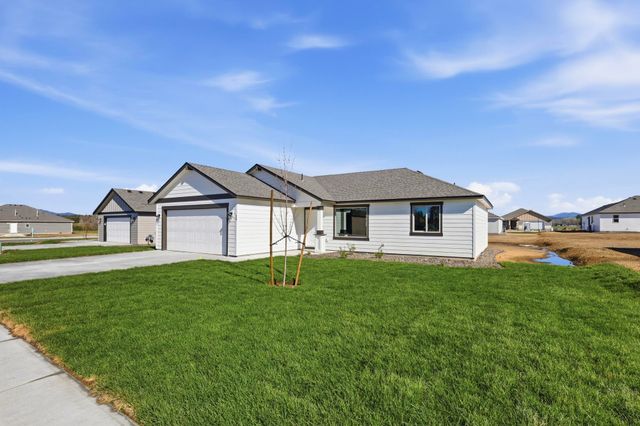24 W 12th St, Deer Park, WA 99006