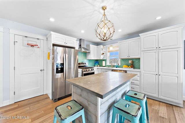 15 Griffin Street, Monmouth Beach, NJ 07750