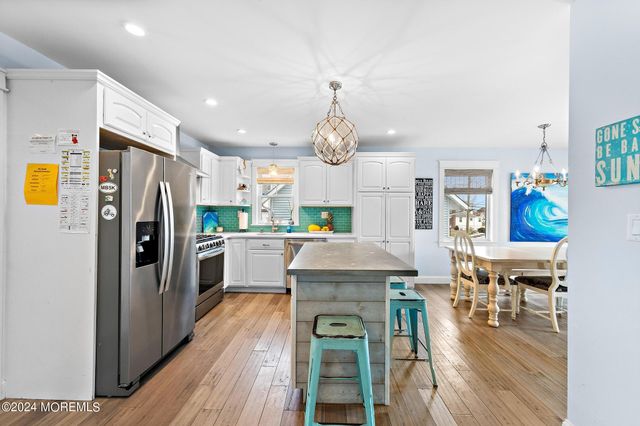 15 Griffin Street, Monmouth Beach, NJ 07750