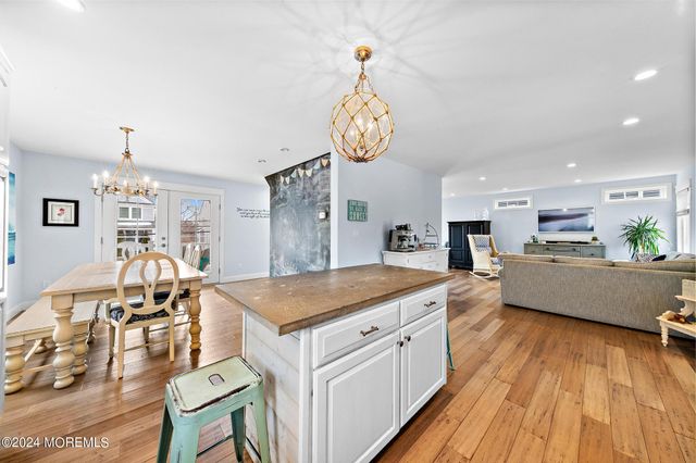 15 Griffin Street, Monmouth Beach, NJ 07750