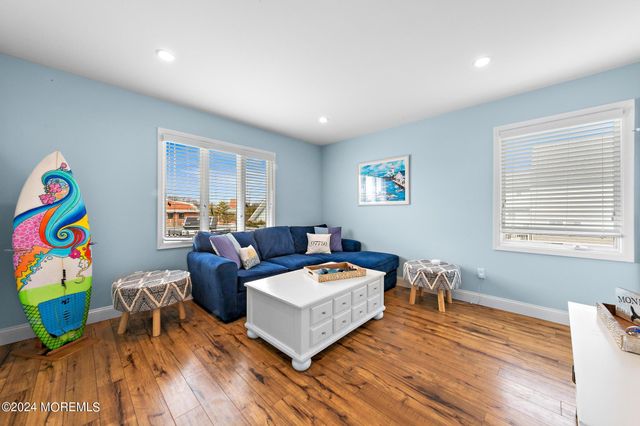 15 Griffin Street, Monmouth Beach, NJ 07750