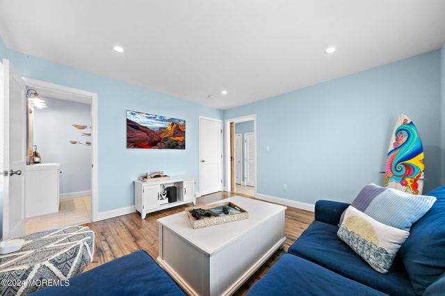 15 Griffin Street, Monmouth Beach, NJ 07750