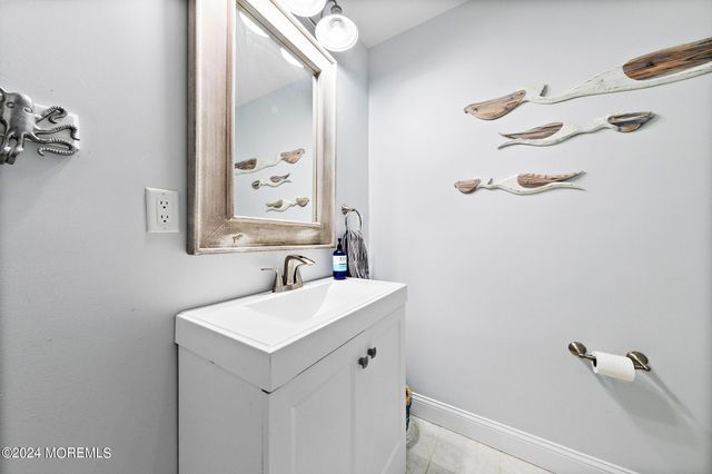 15 Griffin Street, Monmouth Beach, NJ 07750