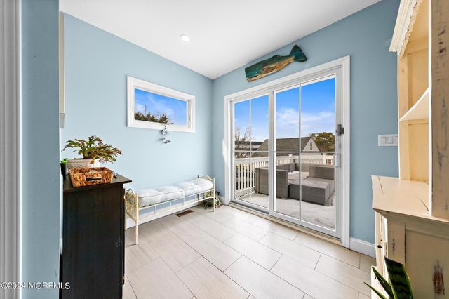 15 Griffin Street, Monmouth Beach, NJ 07750