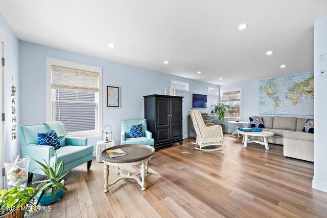 15 Griffin Street, Monmouth Beach, NJ 07750