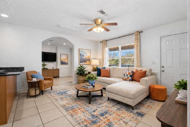 1221 OCOEE APOPKA ROAD, Apopka, FL 32703