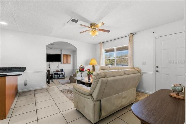 1221 OCOEE APOPKA ROAD, Apopka, FL 32703