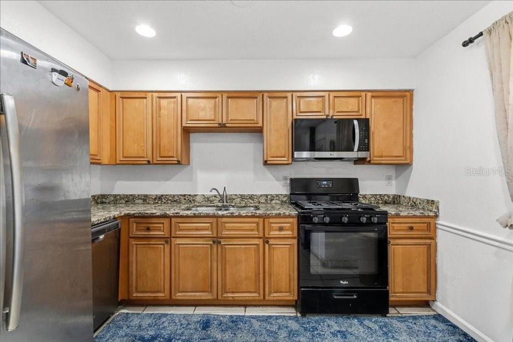 Image 11 of property listing at 1221 OCOEE APOPKA ROAD, Apopka, FL 32703