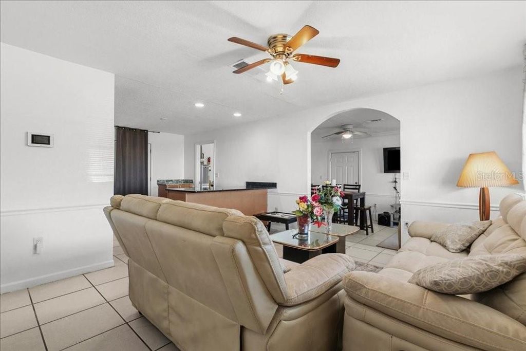 Image 13 of property listing at 1221 OCOEE APOPKA ROAD, Apopka, FL 32703