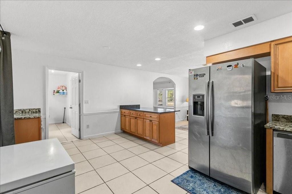 Image 8 of property listing at 1221 OCOEE APOPKA ROAD, Apopka, FL 32703