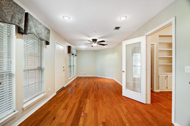 4585 Farm Road 195, Paris, TX 75462