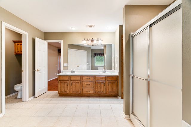 4585 Farm Road 195, Paris, TX 75462
