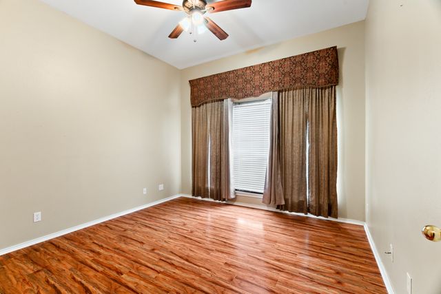 4585 Farm Road 195, Paris, TX 75462