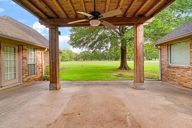 4585 Farm Road 195, Paris, TX 75462