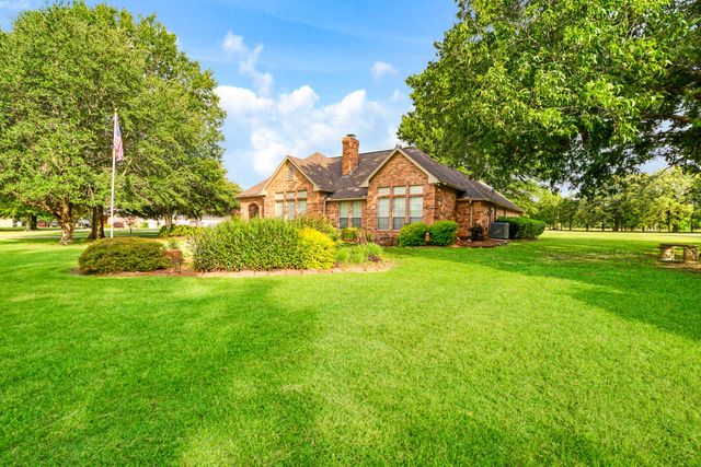 4585 Farm Road 195, Paris, TX 75462