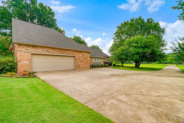 4585 Farm Road 195, Paris, TX 75462