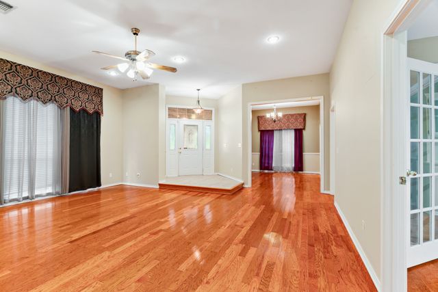 4585 Farm Road 195, Paris, TX 75462