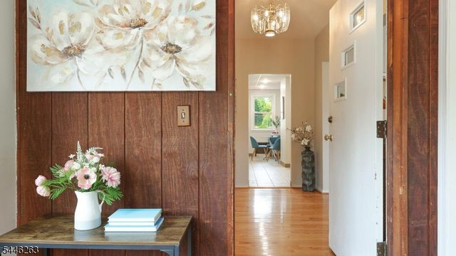 61 W Clay Ave, Roselle Park Boro, NJ 07204