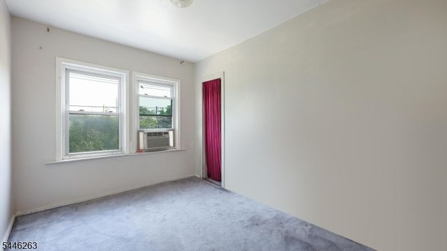 61 W Clay Ave, Roselle Park Boro, NJ 07204