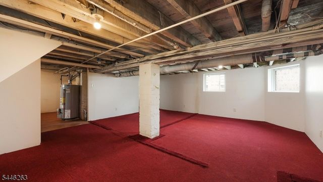 61 W Clay Ave, Roselle Park Boro, NJ 07204