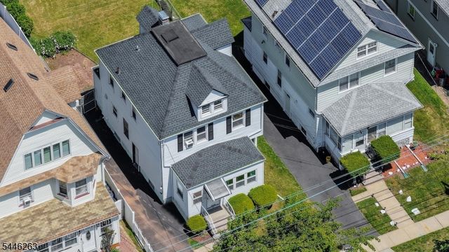 61 W Clay Ave, Roselle Park Boro, NJ 07204