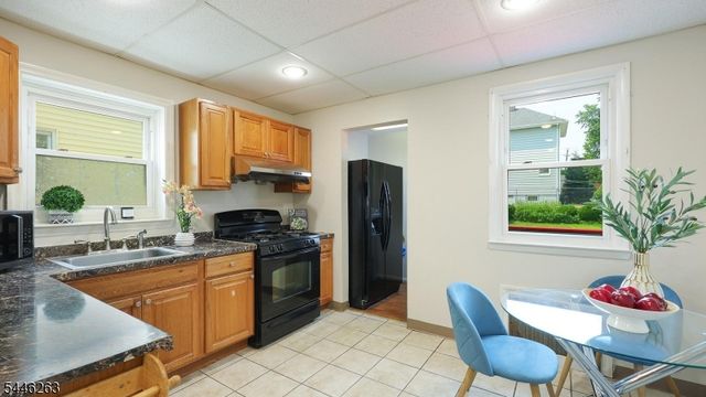 61 W Clay Ave, Roselle Park Boro, NJ 07204