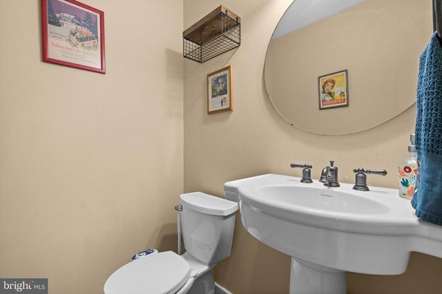 325 SANDY RIDGE RD, Fredericksburg, VA 22405