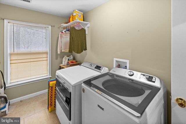 325 SANDY RIDGE RD, Fredericksburg, VA 22405