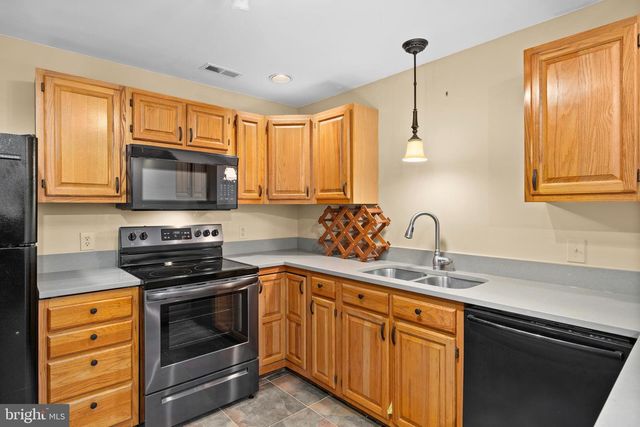 325 SANDY RIDGE RD, Fredericksburg, VA 22405