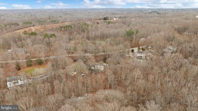 325 SANDY RIDGE RD, Fredericksburg, VA 22405