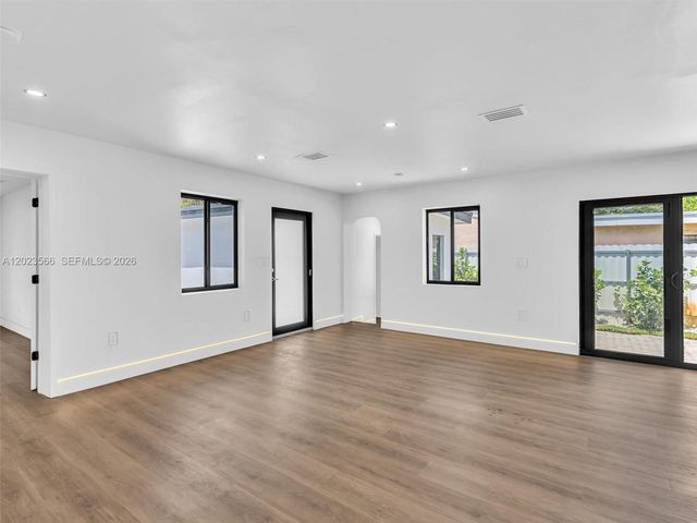 125 NW 122nd St, North Miami, FL 33168