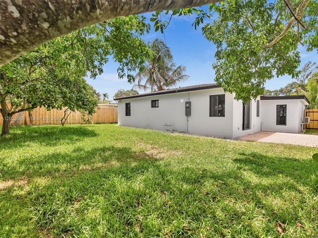 125 NW 122nd St, North Miami, FL 33168