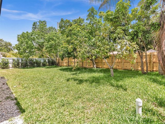 125 NW 122nd St, North Miami, FL 33168