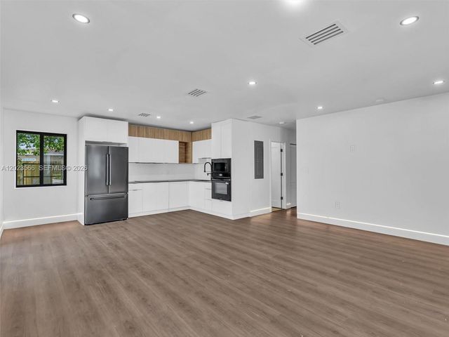 125 NW 122nd St, North Miami, FL 33168