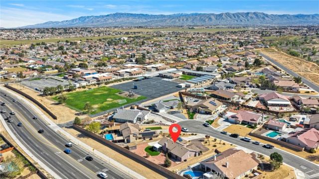 18766 Kitom, Apple Valley, CA 92308