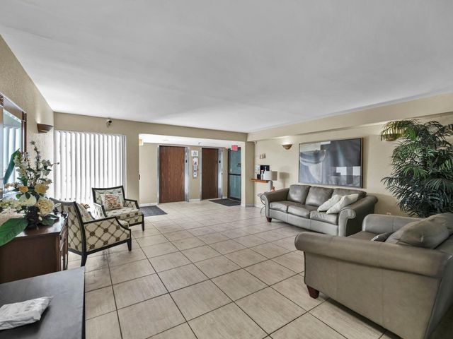 7321 CENTRAL AVENUE 307, St Petersburg, FL 33710