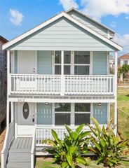 1412 Avenue M 1/2, Galveston, TX 77550