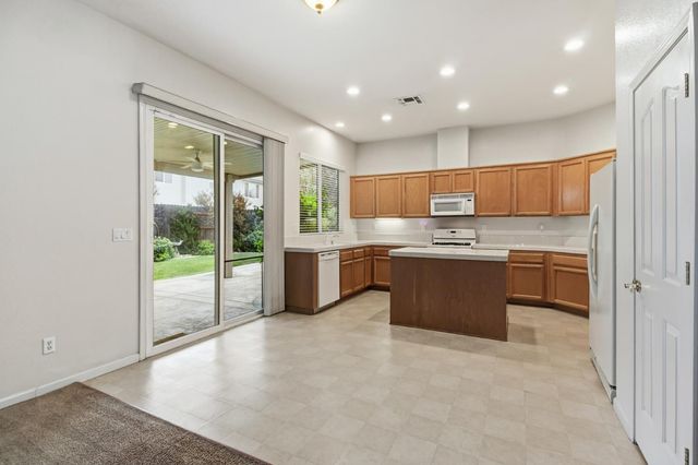 9952 Benevento Way, Elk Grove, CA 95757