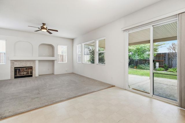 9952 Benevento Way, Elk Grove, CA 95757