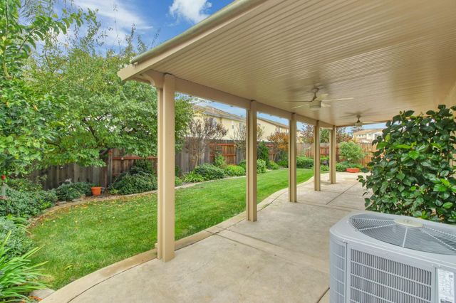 9952 Benevento Way, Elk Grove, CA 95757