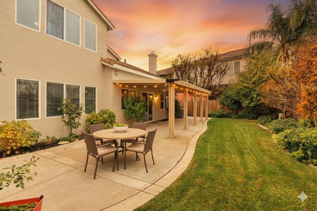 9952 Benevento Way, Elk Grove, CA 95757