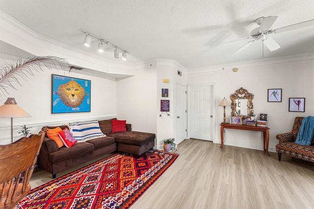 2012 Alta Meadows Lane 111, Delray Beach, FL 33444