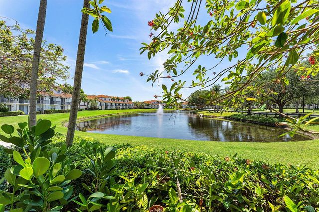 2012 Alta Meadows Lane 111, Delray Beach, FL 33444