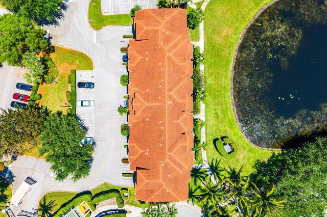 2012 Alta Meadows Lane 111, Delray Beach, FL 33444