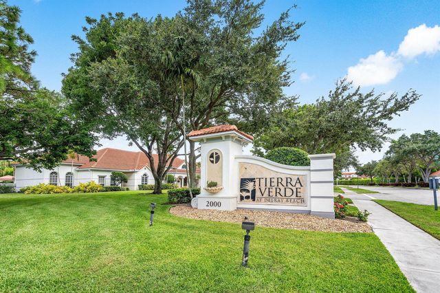 2012 Alta Meadows Lane 111, Delray Beach, FL 33444