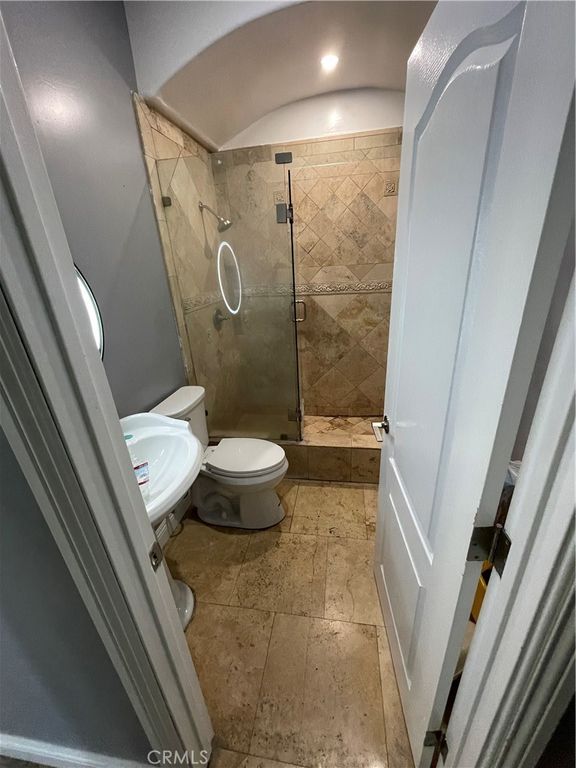 Image 5 of property listing at 7915 Harper, Downey, CA 90241